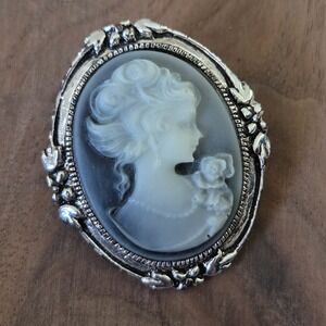 Vintage Silver Tone Cameo Brooch Pin Blue And White Right Facing Lady